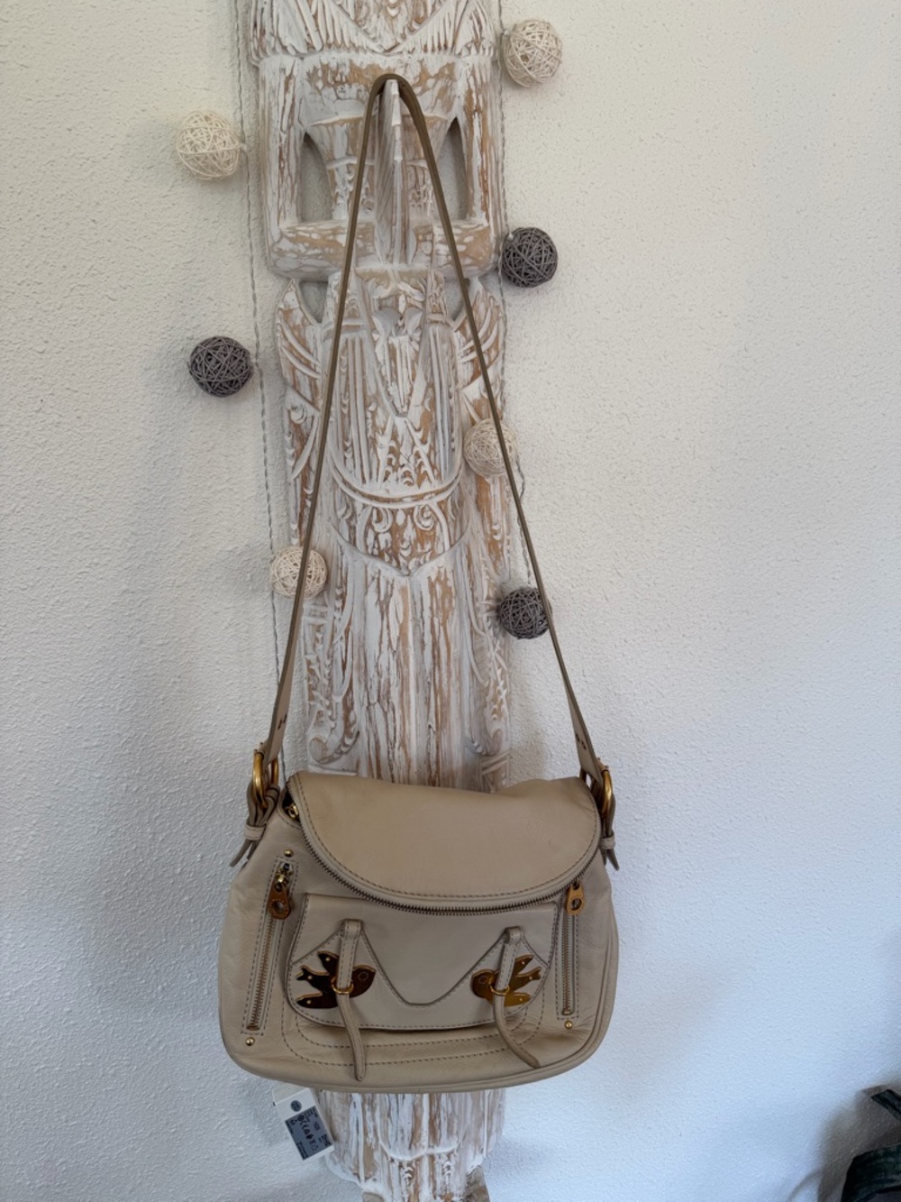 Marc Jacobs Cream Leather Shoulder Bag with Gold Hardware - Picture 3 of 11